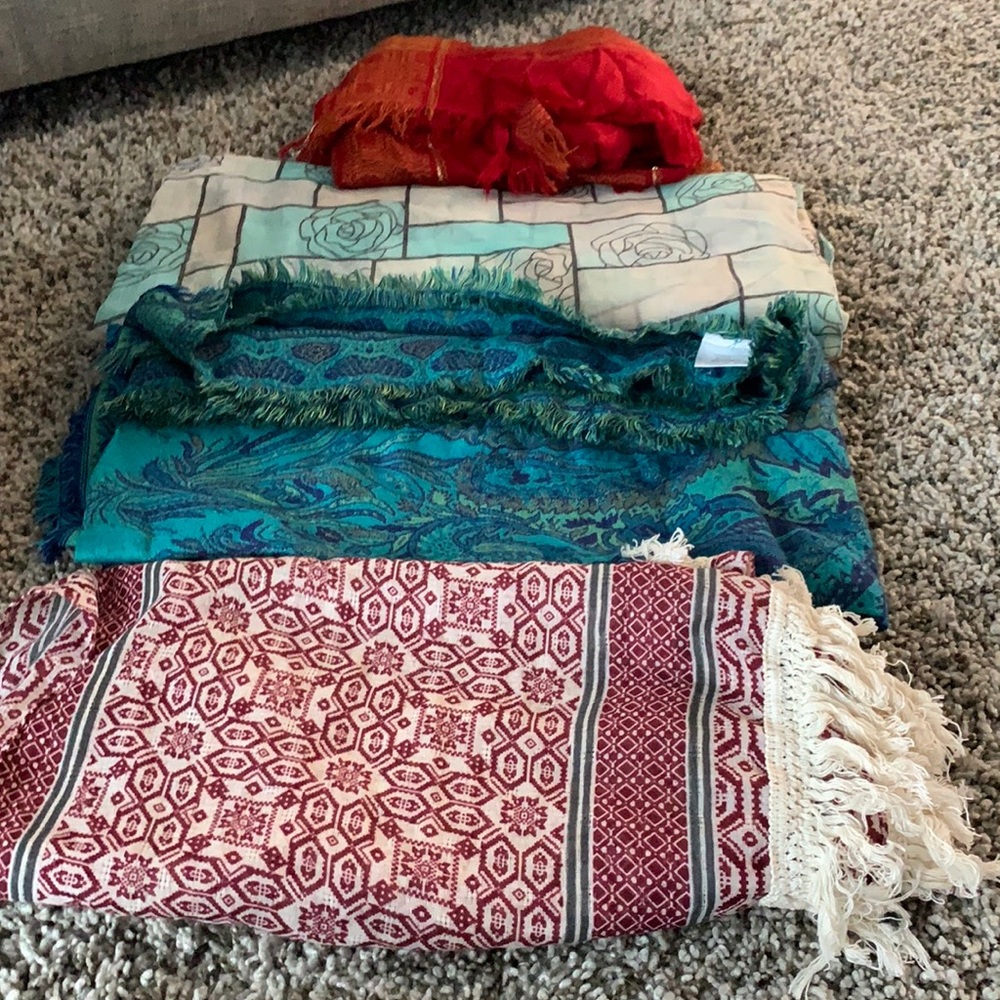 Women’s scarves